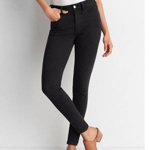 NWOT black high waisted American eagle jeggings
